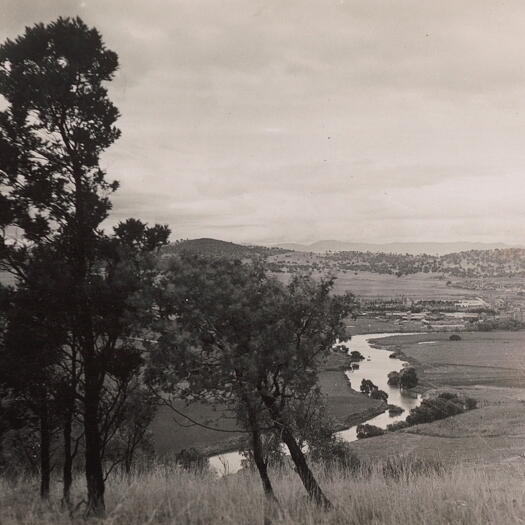View of the Molonglo River westward with the Power House on the right and Kingston (Eastlake) in the distance.