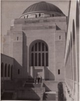 Australian War Memorial courtyard 