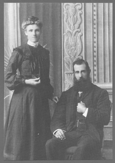 George and Margaret Hatcliff of Gibraltar near Tharwa. They were married in 1896 at Williamsdale.  Margaret (nee Maloney) was once the housemaid at Lambrigg.