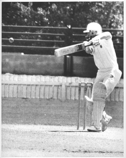 Cricket at Manuka Oval