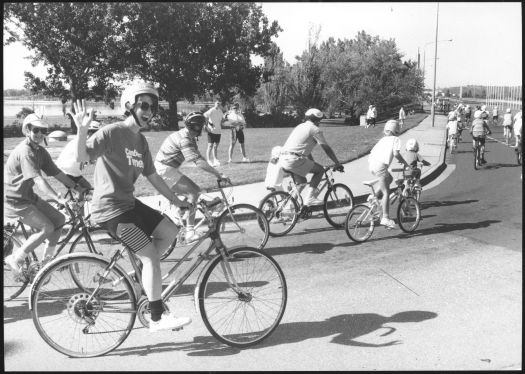 Cycling - Canberra Times bike ride for Smith Family - start