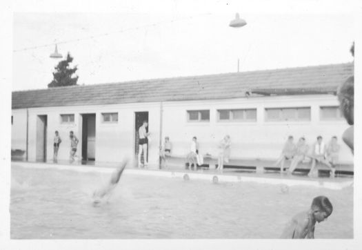 Manuka Swimming Pool