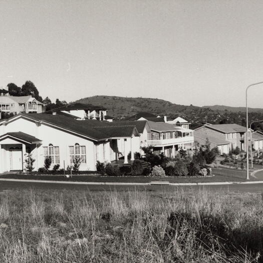 Palatial homes in O'Malley