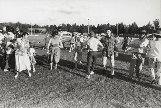 Christian Network rehearse bushdancing