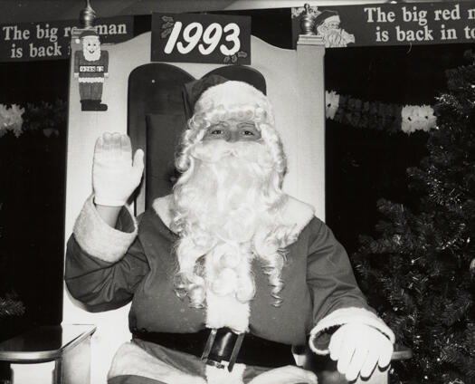 Santa at Riverside Plaza, Queanbeyan