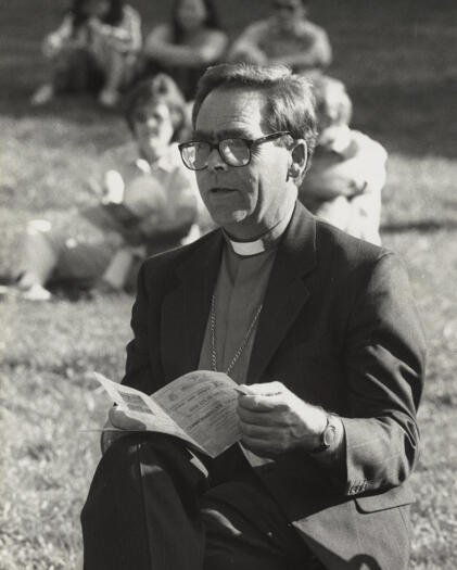 Anglican Bishop George Browning celebrating Easter in Commonwealth Park