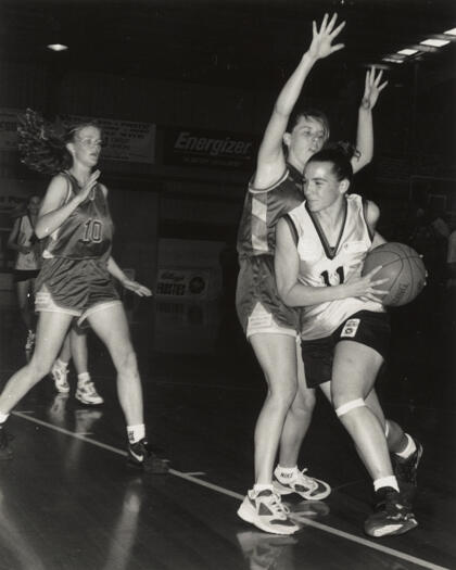 Daramalan College v Murray Bridge HS - basketball