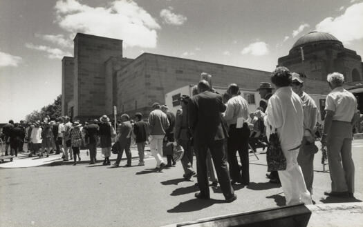 The public queue to visit Tomb of the Unknown Soldier