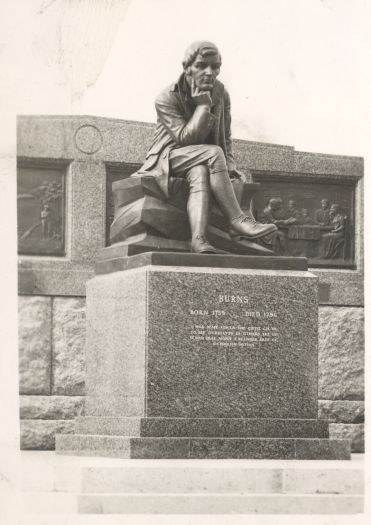 The Robert Burns memorial statue on the corner of Canberra Avenue and National Circuit.