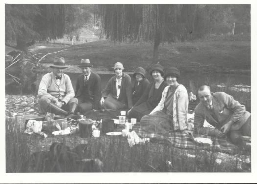 Macdowel (Industrial Officer), Clive Sands (assistant Mechanical Engineer), Plat Teacher, Olive Humphries (senior teacher at Telopea School), Miss Hart, Mrs Sands, Ted Knox (assistant roads Engineer)