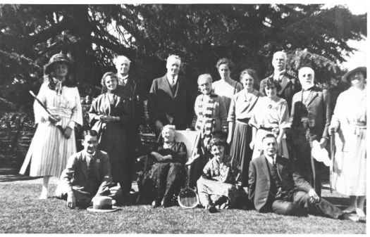 Group of people, Yarralumla House