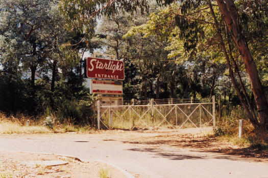 The entrance sign to the Starlight Drive In theatre, Federal Highway, Watson.