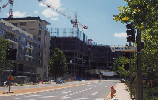 Office building construction, London Circuit, City