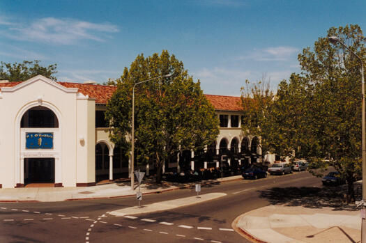 Alinga Street pedestrian overpass to Melbourne Building and West Row