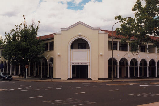 Melbourne Building, corner London Crct and West Row, Civic