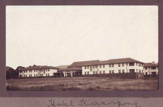Front view of the Hotel Kurrajong