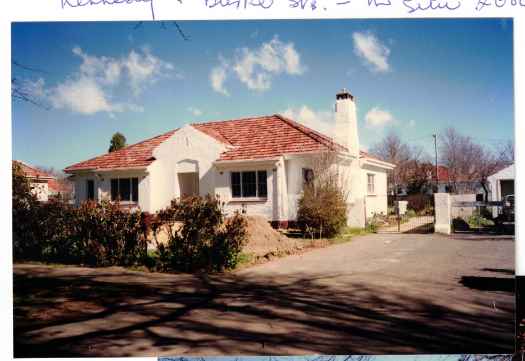 Part of the Kingston/Griffith housing precinct. Built c 1927