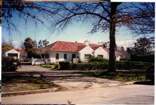Early Canberra duplex built c 1927