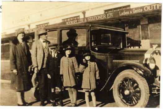 Left to Right: May Gunn, John Gunn, Irwin Prowse, Joan and Bettye Gunn. The new Buick is loaded and ready to go to Kosciousko.